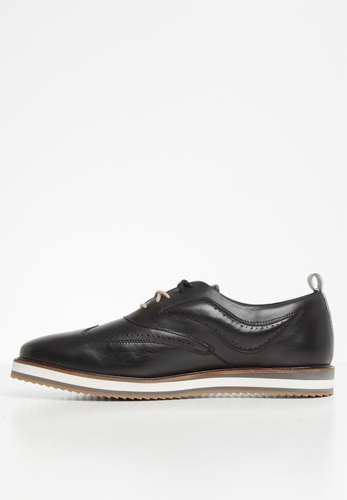 Pringle of Scotland - York lace up - black