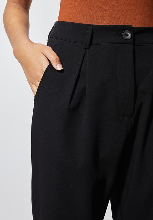 Superbalist - Tapered trouser with pleat detail - black
