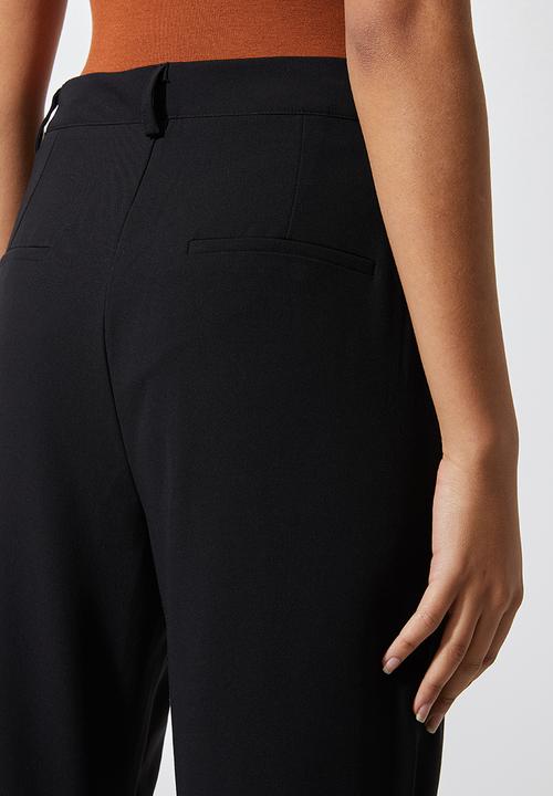 Superbalist - Tapered trouser with pleat detail - black