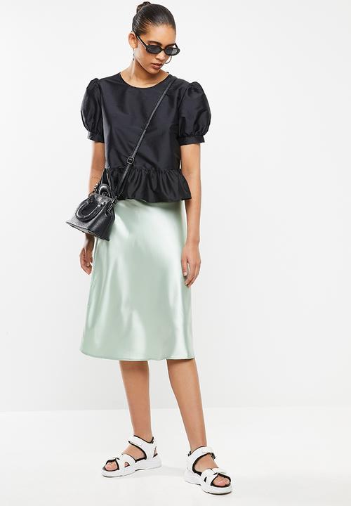 Blake - Volume sleeve crop top with bow back - black