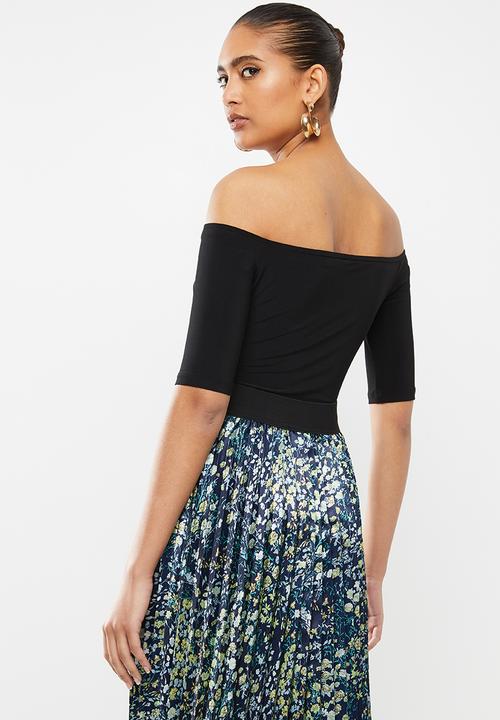 Blake - Bardot crop top with ballet sleeves - black