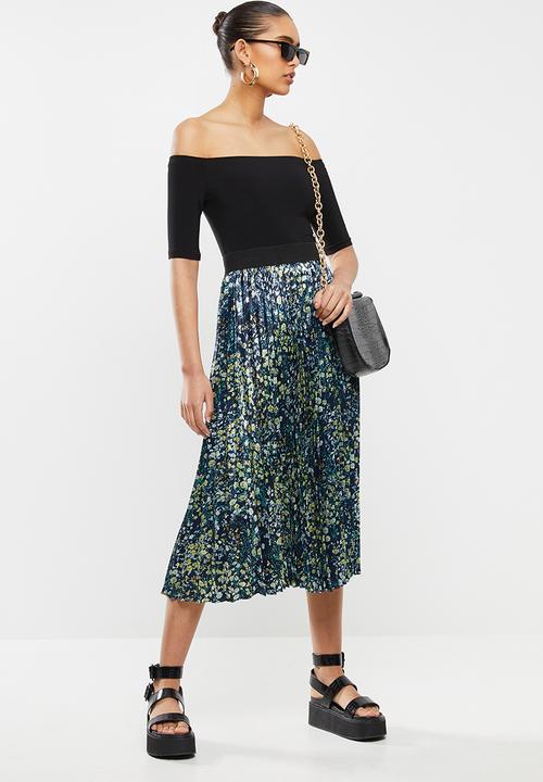 Blake - Bardot crop top with ballet sleeves - black