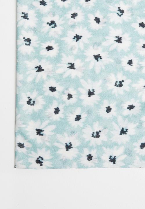 Superbalist - 2 Pack snood mask set - daisy floral/blue