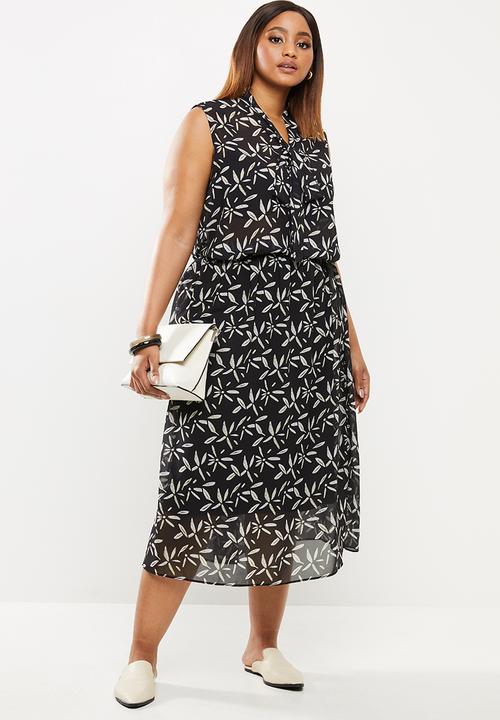 edit Plus - Sleeveless kittybow blouse -black and white ethno hand drawn flowers