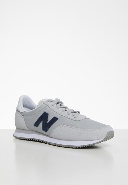 New Balance  - 720 Classic racer - light aluminum