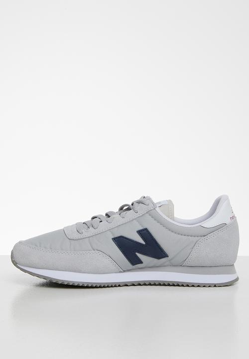 New Balance  - 720 Classic racer - light aluminum