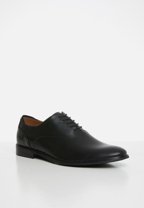 Call It Spring - Fresien - black