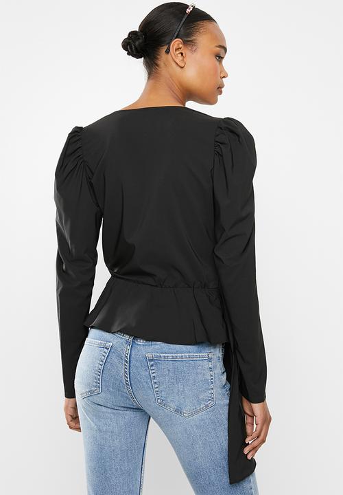 Missguided - Puff sleeve plunge neck asymmetrical frill hem blouse - black