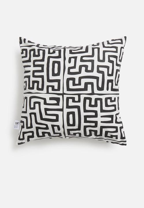 Sixth Floor - Puzzle cushion cover - black & white