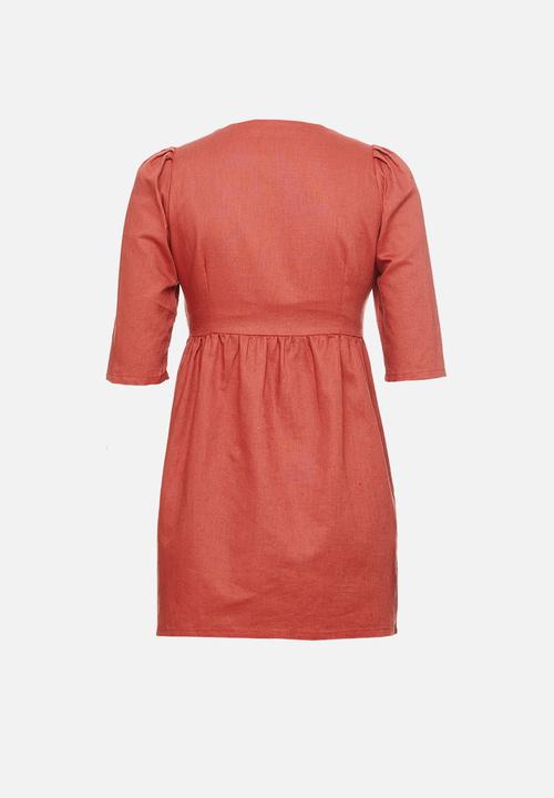Glamorous - Petite 3/4 sleeve button through mini - faded red