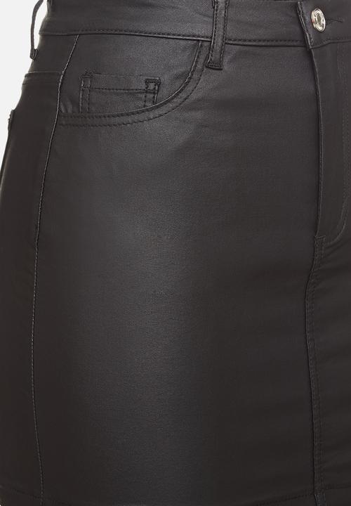 Missguided - Petite coated superstretch mini skirt - black