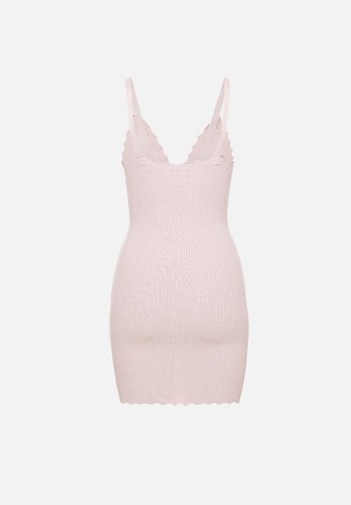 Missguided - Petite scallop hem knitted mini dress - pink