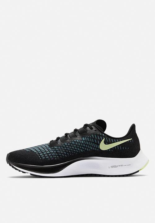 Nike - Air Zoom Pegasus 37 - black / glacier ice-barely volt-white
