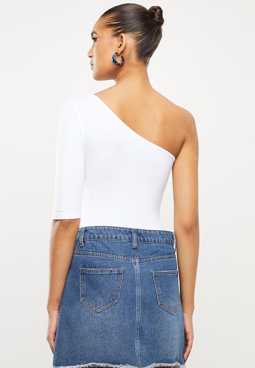 Blake - Asymmetric bodysuit with ballet sleeve - white