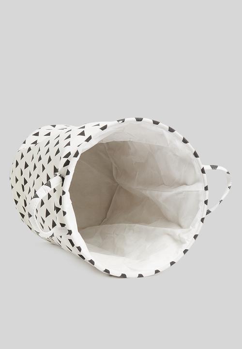 Bathroom Solutions - Triangle laundry basket - black & white