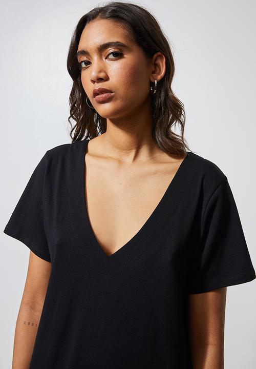 Superbalist - V-neck dress with tiered hem - black