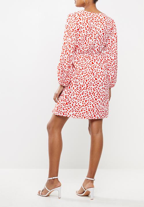 Glamorous - Maternity red leopard volume sleeve mini wrap dress - red