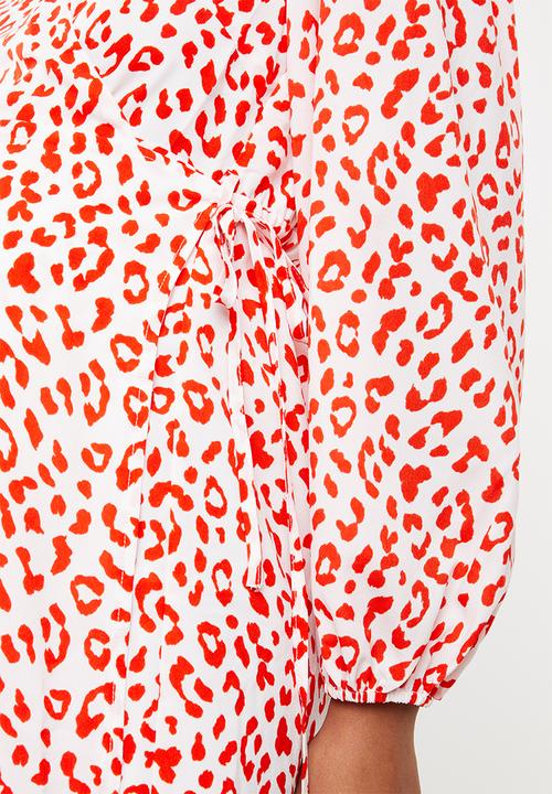 Glamorous - Maternity red leopard volume sleeve mini wrap dress - red