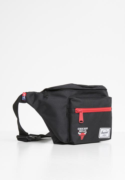 Herschel Supply Co. - Seventeen - hip packs - Chicago Bulls - black