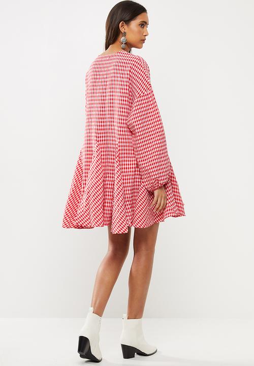 Glamorous - Gingham swing dress with front tie - pink & red