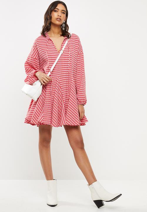 Glamorous - Gingham swing dress with front tie - pink & red