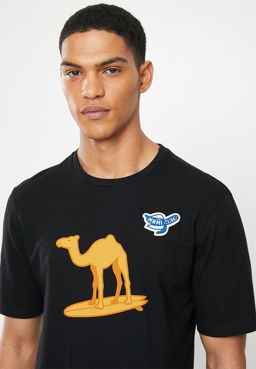 Mami Wata - Surfing camel tee - black