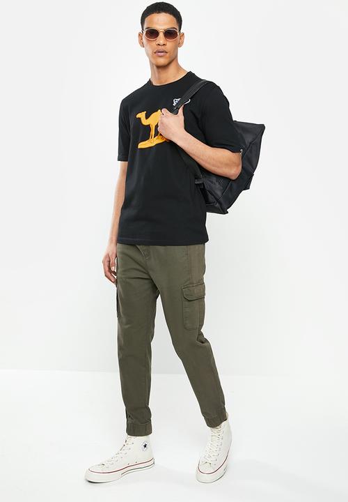 Mami Wata - Surfing camel tee - black