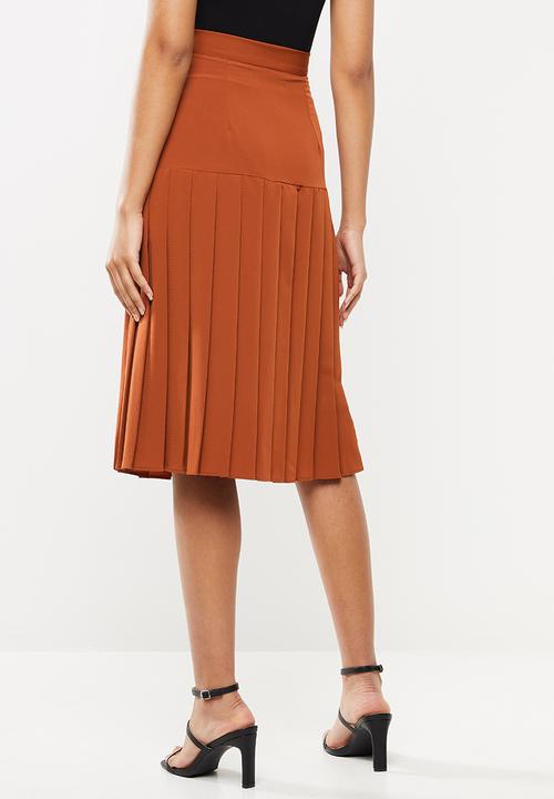 VELVET - Pleated midi skirt - rust