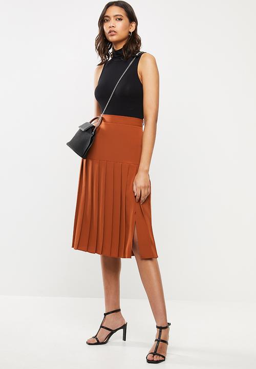 VELVET - Pleated midi skirt - rust