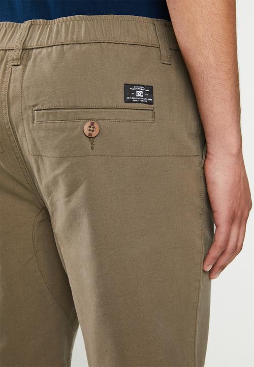 DC - Sandyford walkshort - brown