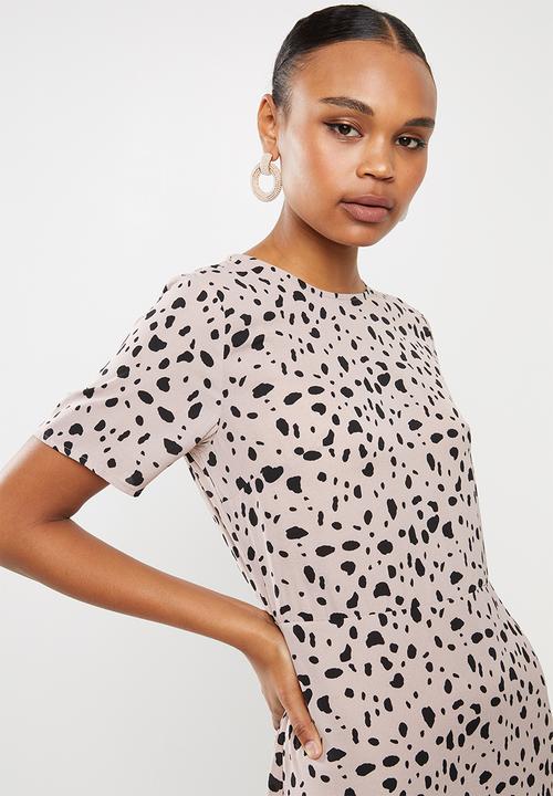 Missguided - Tiered hem midi dress short sleeve dalmatian - neutral & black