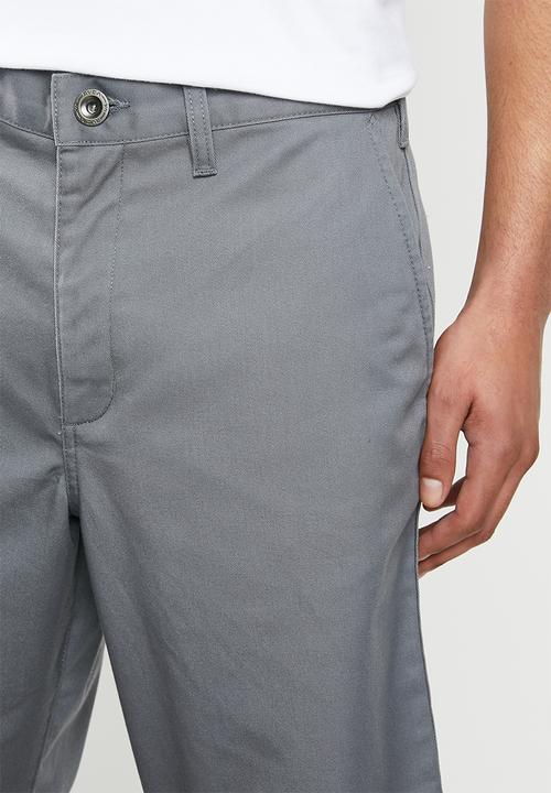 RVCA - Americana short - grey