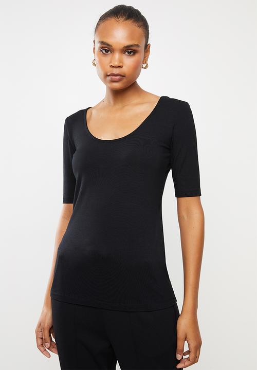 edit - Scoop neck tee - black