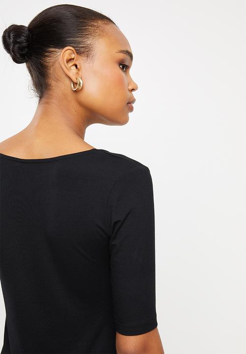 edit - Scoop neck tee - black