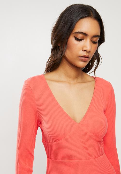 Glamorous - V-neck midi dress - coral