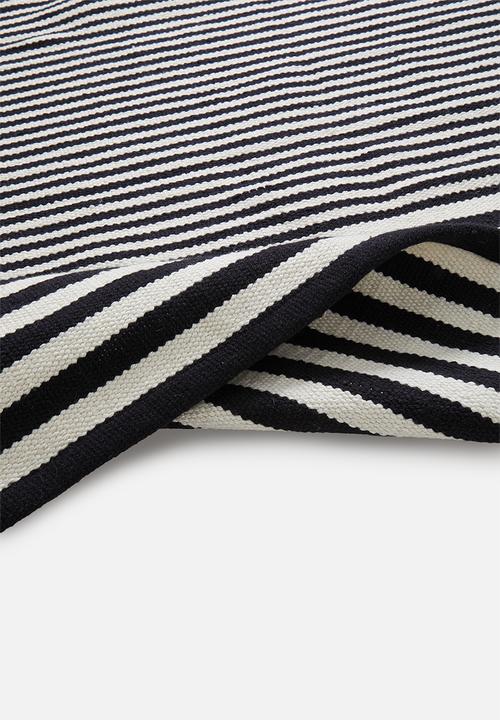 Sixth Floor - Goa woven outdoor rug - natural & black