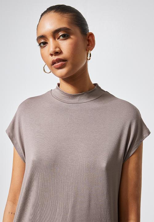 Superbalist - High neck grown on sleeve tee - brown