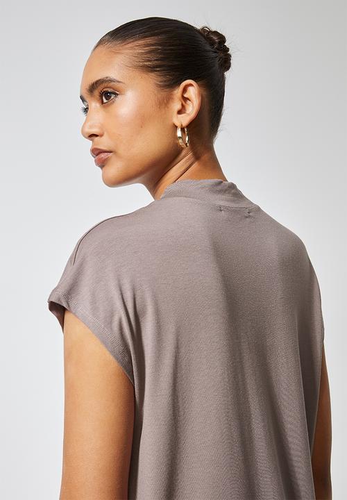 Superbalist - High neck grown on sleeve tee - brown