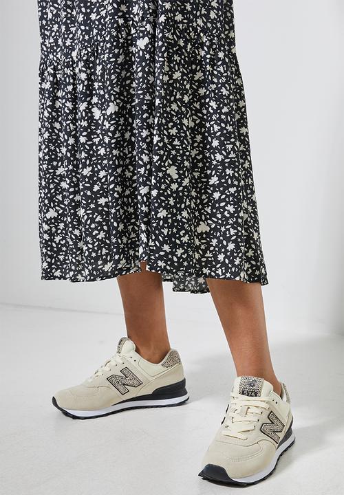 Superbalist - V-neck tiered dress - black 