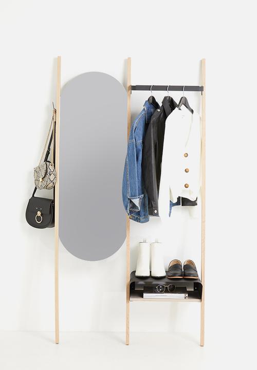 Emerging Creatives - Stockholm dressing station