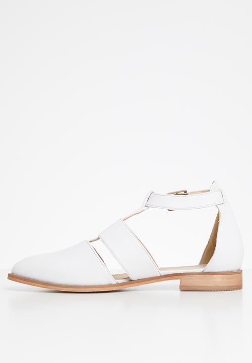 Superbalist - Angela fisherman shoe - white
