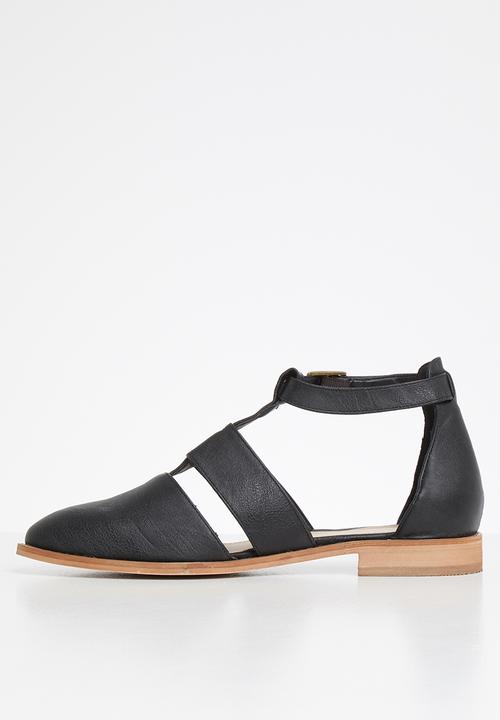 Superbalist - Angela fisherman shoe - black