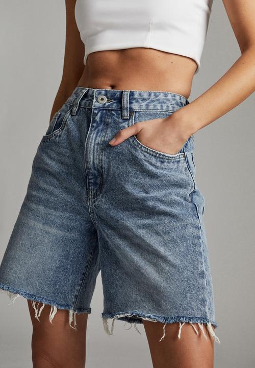 Cotton On - Straight denim bermuda short - palm blue