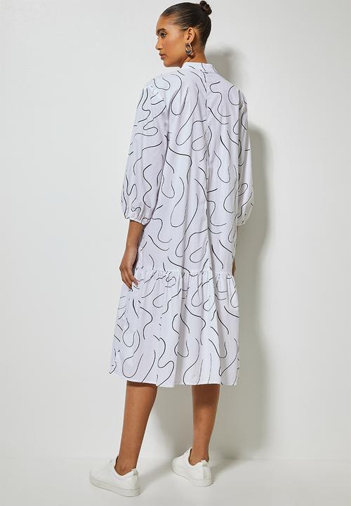 Superbalist - Cotton button thru dress with tier white scribble print - white 