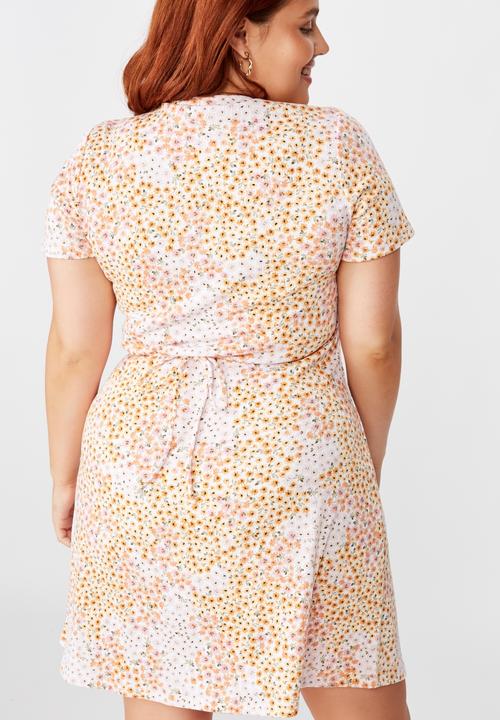 Cotton On - Curve Sasha short sleeve wrap dress - multi 