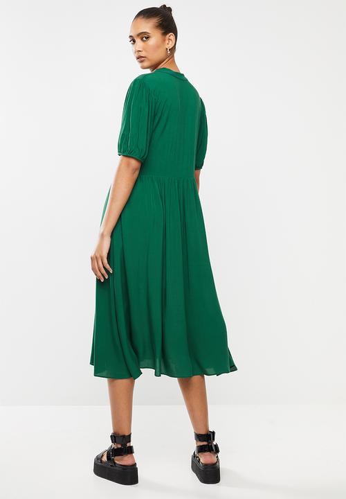 Blake - Midi tiered dress with short puff sleeve - green 