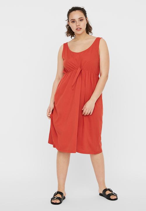 Vero Moda - Boll plus below knee dress - red