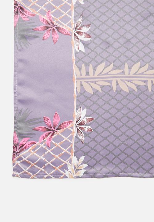 Superbalist - Square  leaf printed neckercheif - purple