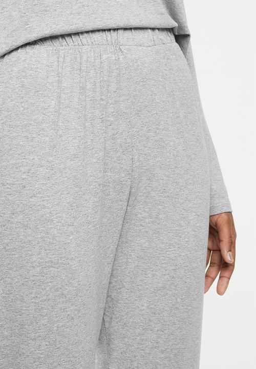 Superbalist - V-neck sleep tee & pants set - grey