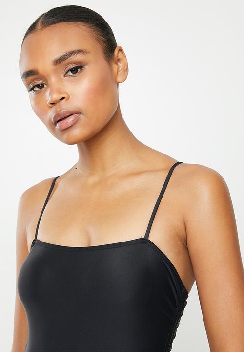Missguided - Strappy square neck ruched side swimsuit - black
